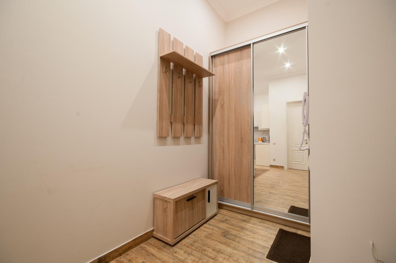 Wonderful Flat On City Center Uzhhorod Exterior photo